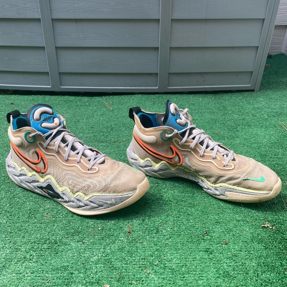 Size 12 - Nike Air Zoom GT Run - Wemby - Mowabb Attitude colorway - Picture 2 of 8